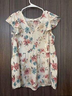 ANDREE BY UNIT Cream Floral Ruffle V-Neck